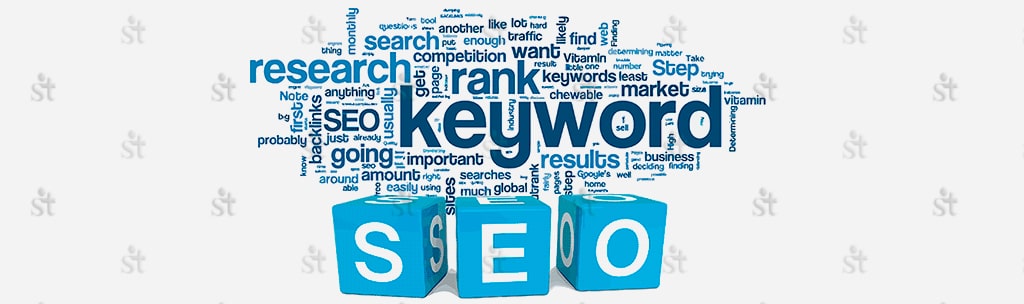 Кубики SEO на фоне облака поисковых запросов